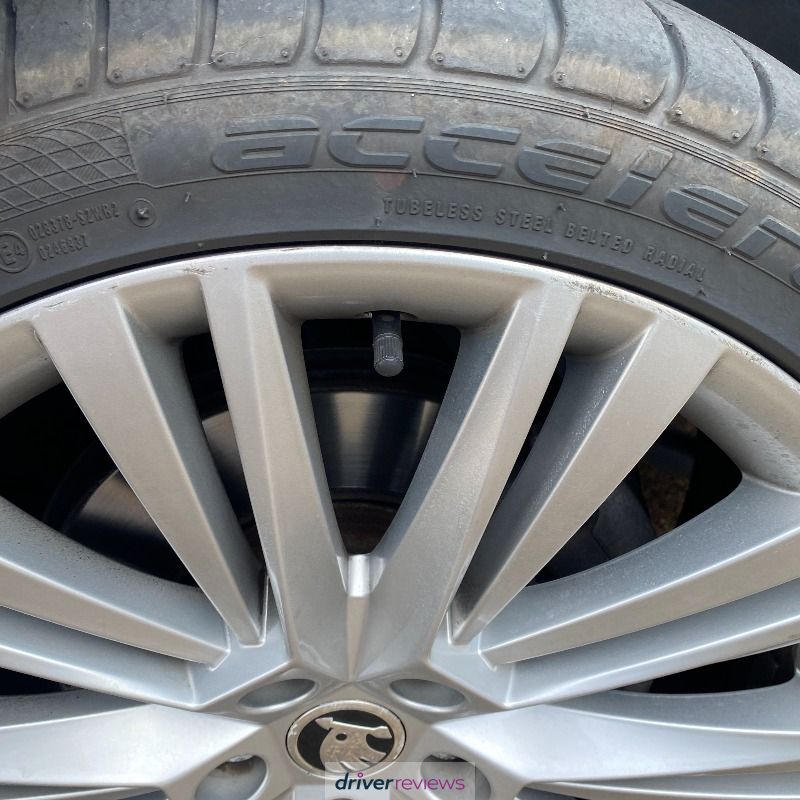 Image #1; Accelera Phi, 235/40 R19 Y; Skoda Superb