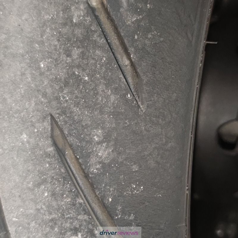 Image #2; Bridgestone BATTLAX T31, 110/80 R19 W; Yamaha YZF-R