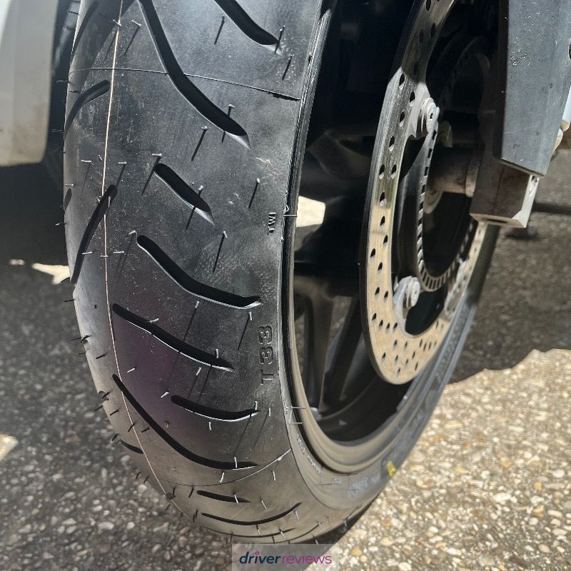 Image #1; Bridgestone BATTLAX T33, 120/70 R17 W; BMW R 1250 R