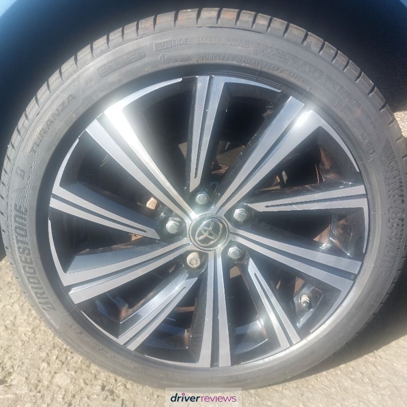 Image #1; Bridgestone Turanza 6, 225/45 R17 Y; Toyota Corolla