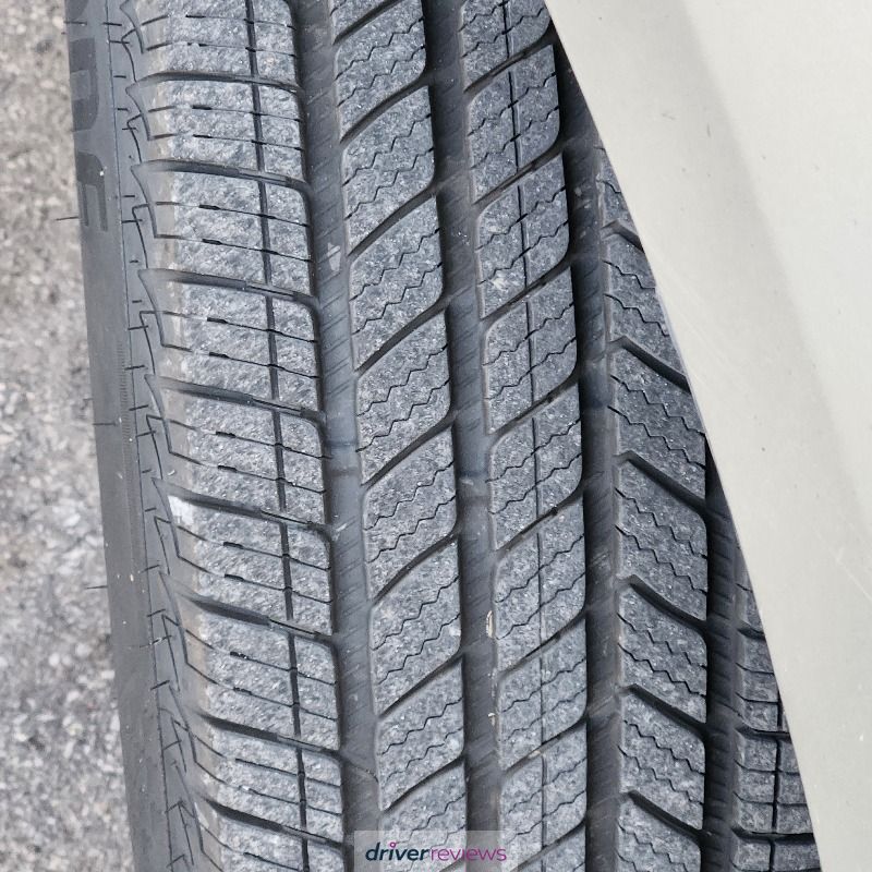 BRIDGESTONE Turanza QuietTrack 245/40 R18 93V tires | Blackcircles.ca