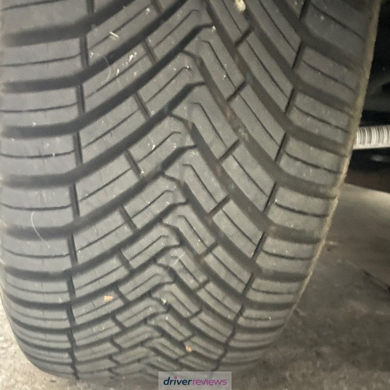 Image #9; Continental AllSeason Contact, 235/60 R17 H; Jeep Compass