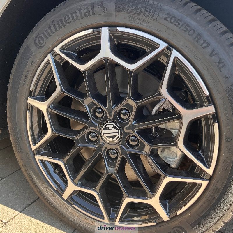 Image #9; Continental AllSeasonContact 2, 205/50 R17 V; MG MG4