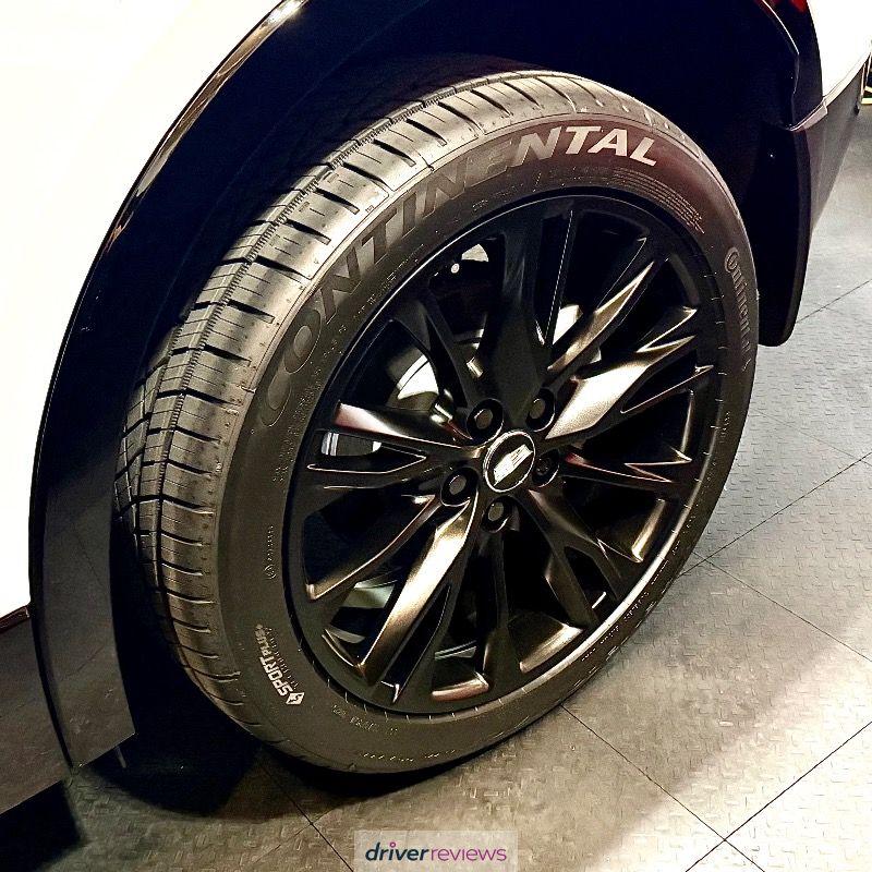 CONTINENTAL ExtremeContact DWS06 Plus 245/40 ZR20 99Y tires