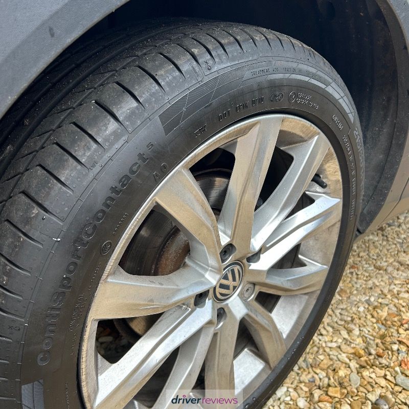 Continental Sport Contact 5 SUV 235/55 R19 at Blackcircles.com