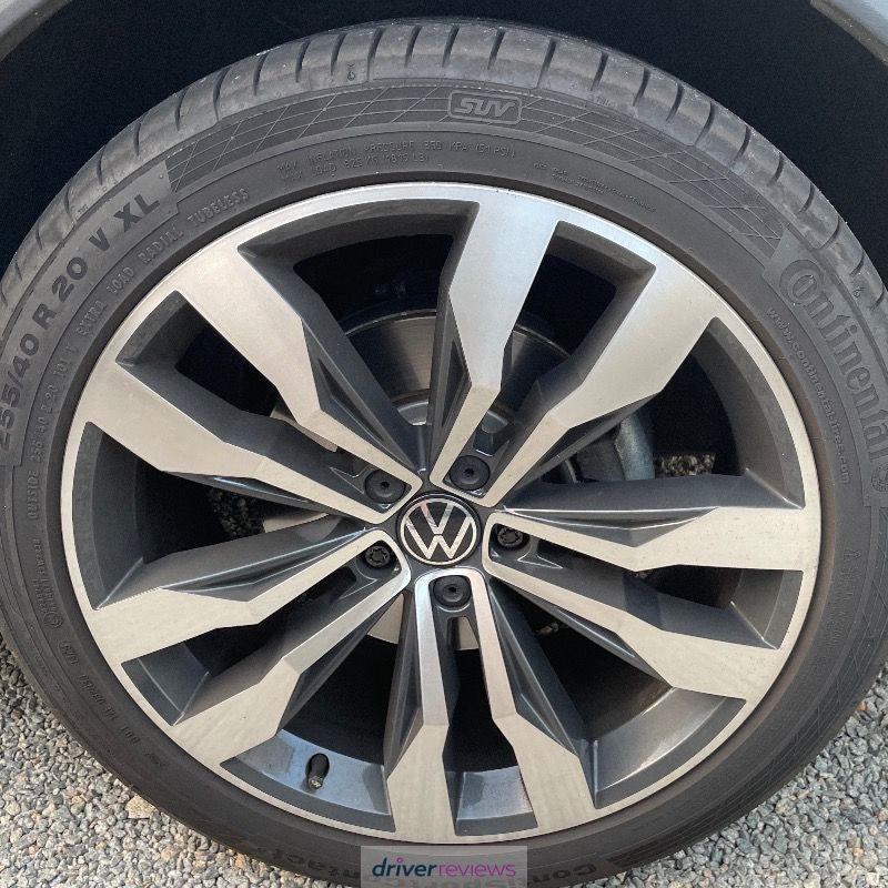 Image #1; Continental SportContact 5 SUV, 255/40 R20 V; Volkswagen Tiguan