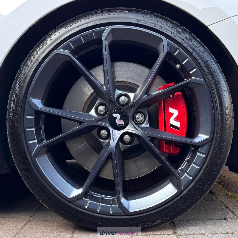 Continental Sport Contact 7 255/35 R19 at Blackcircles.com