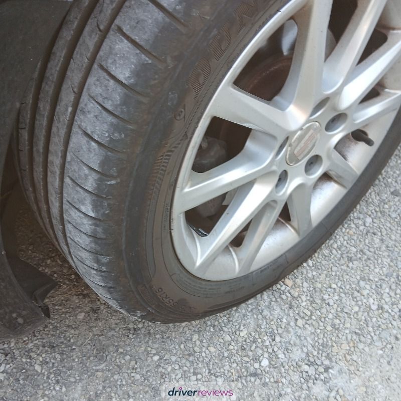 Image #1; Dunlop Sport BluResponse, 205/55 R16 V; SEAT Leon