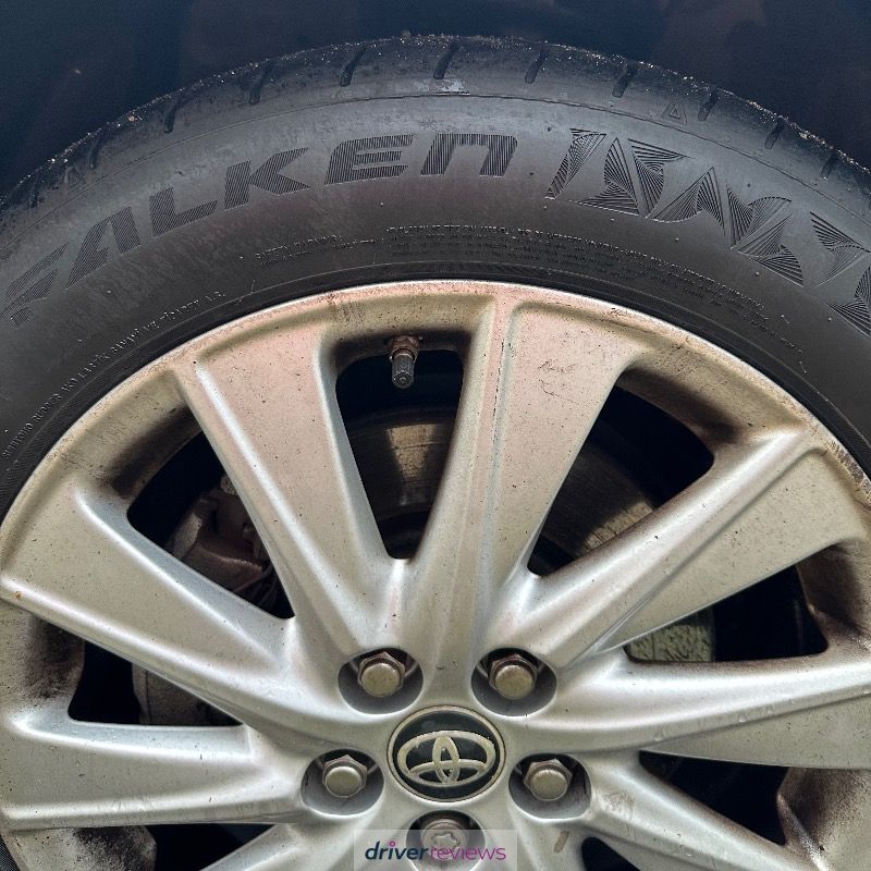 Falken Ziex ZE320 215/55 R17 at Blackcircles.com