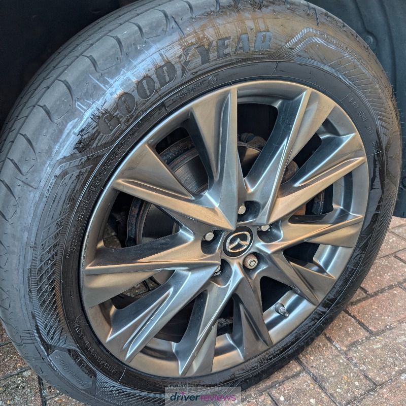 Goodyear EfficientGrip 2 SUV 235/60 R18 at Blackcircles.com