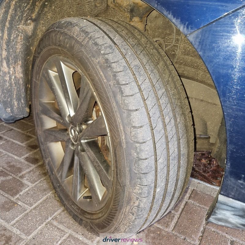 Goodyear EfficientGrip 2 SUV 225/55 R18 at Blackcircles.com