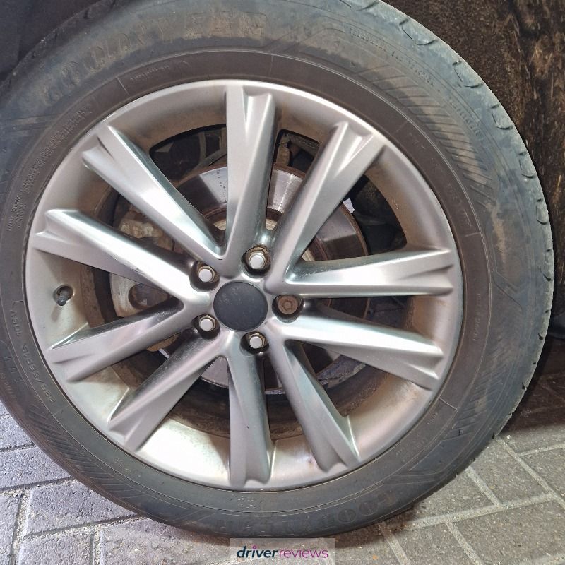 Goodyear EfficientGrip 2 SUV 235/55 R19 at Blackcircles.com