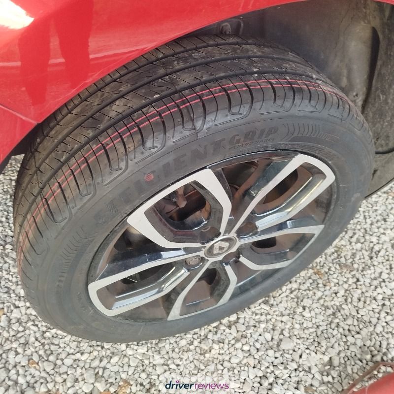 Image #2; Goodyear EfficientGrip Performance, 195/55 R16 H; Renault Clio