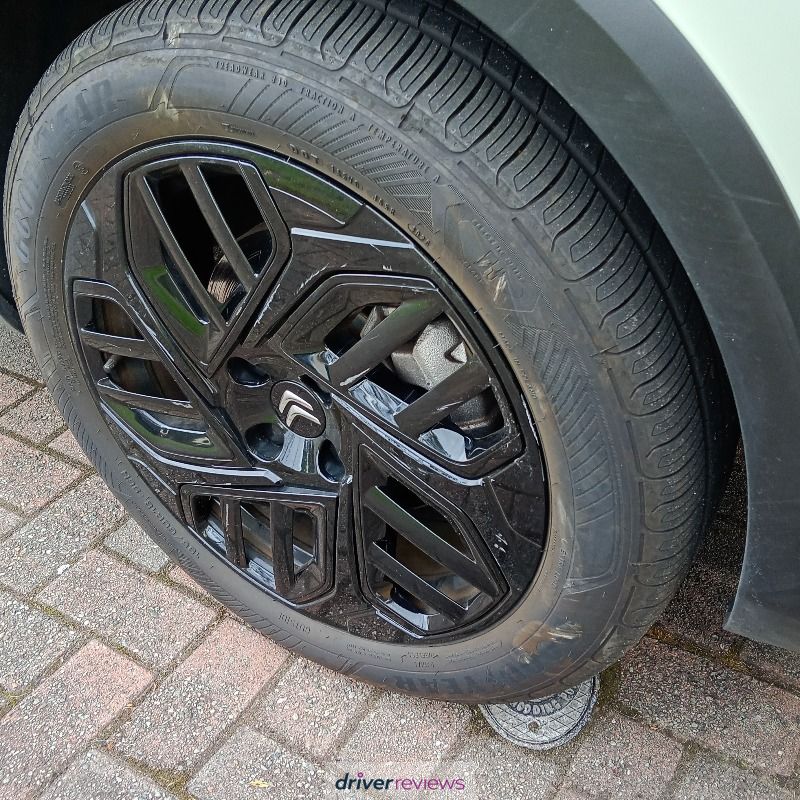Goodyear EfficientGrip Performance 225/45 R18 at Blackcircles.com