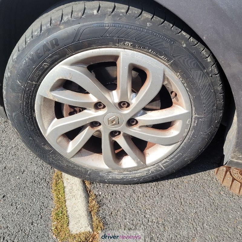 Image #7; Goodyear EfficientGrip Performance 2, 205/55 R16 V; Renault Megane