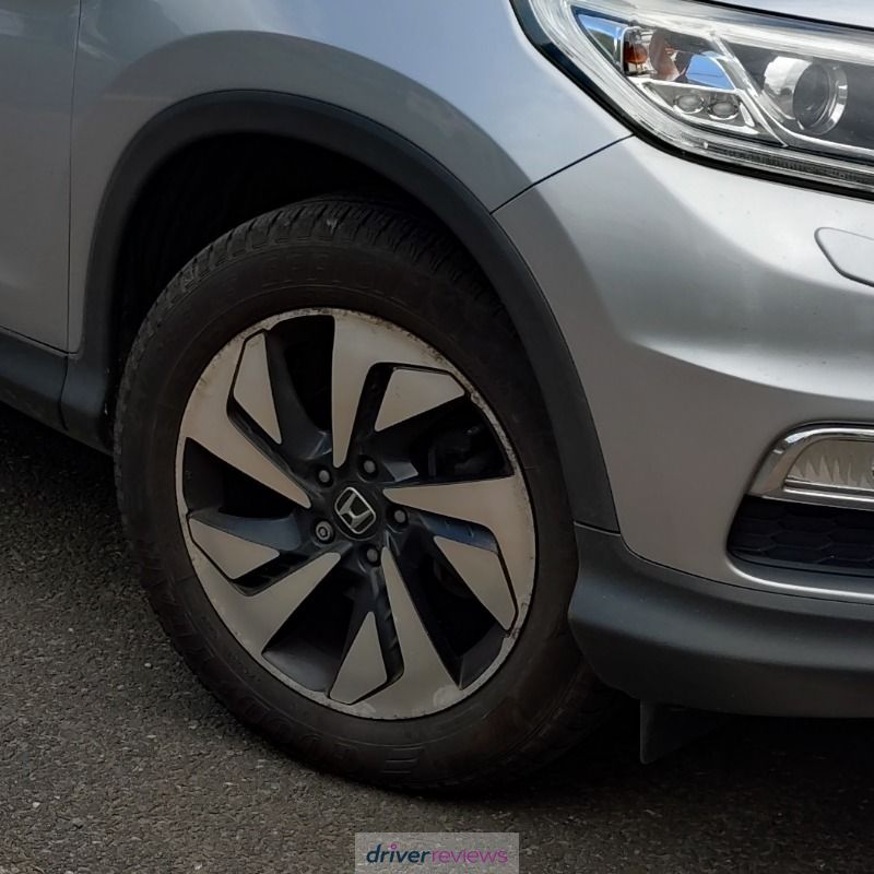 Goodyear EfficientGrip SUV 225/60 R18 at Blackcircles.com