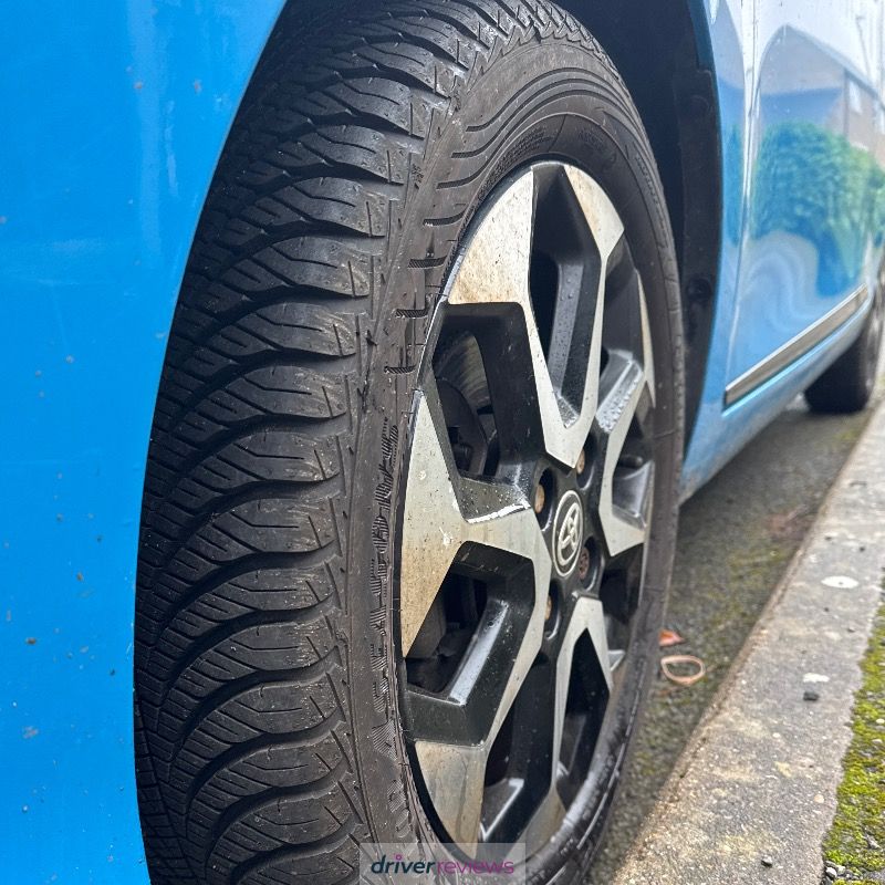 Goodyear Vector 4Seasons Gen-2 215/60 R17 at Blackcircles.com