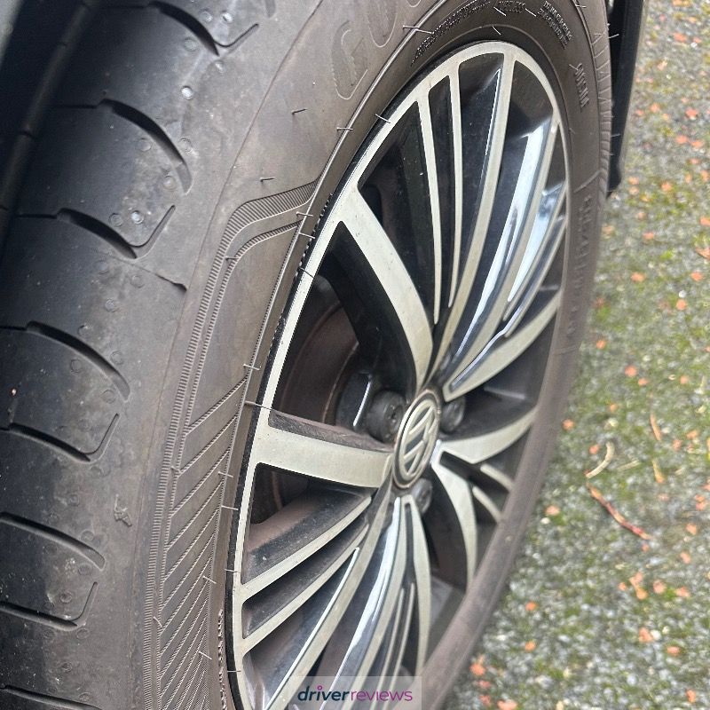 Goodyear Vector 4Seasons Gen-2 185/70 R14 at Blackcircles.com