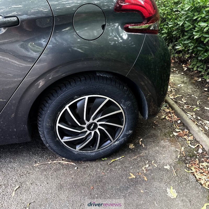Image #3; Goodyear Vector 4Seasons Gen-2, 185/65 R15 T; Peugeot 208