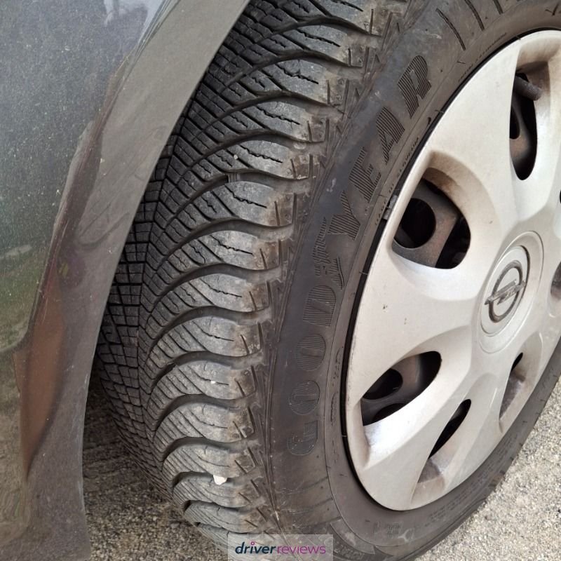 Image #1; Goodyear Vector 4Seasons Gen-2, 185/65 R15 T; Vauxhall Corsa