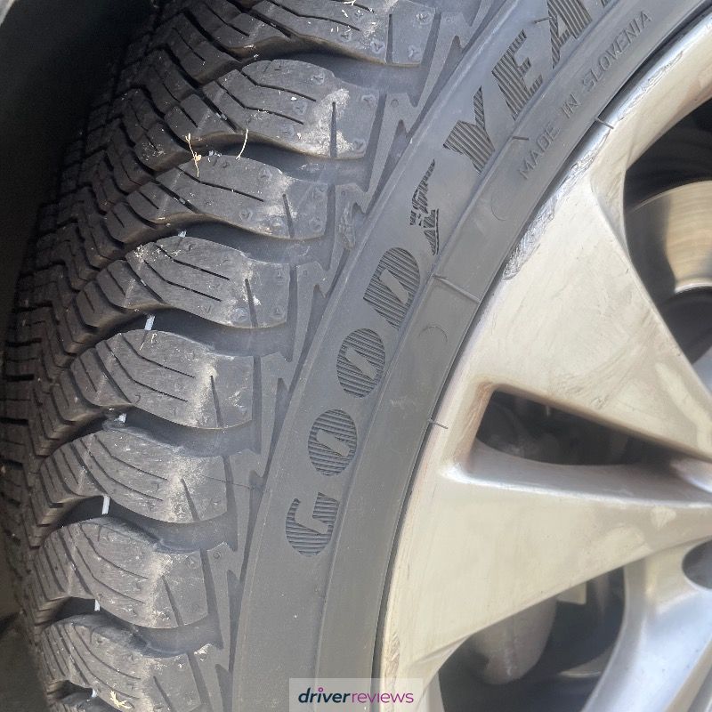 Image #2; Goodyear Vector 4Seasons Gen-2, 225/45 R17 V; Mercedes-Benz B-Class