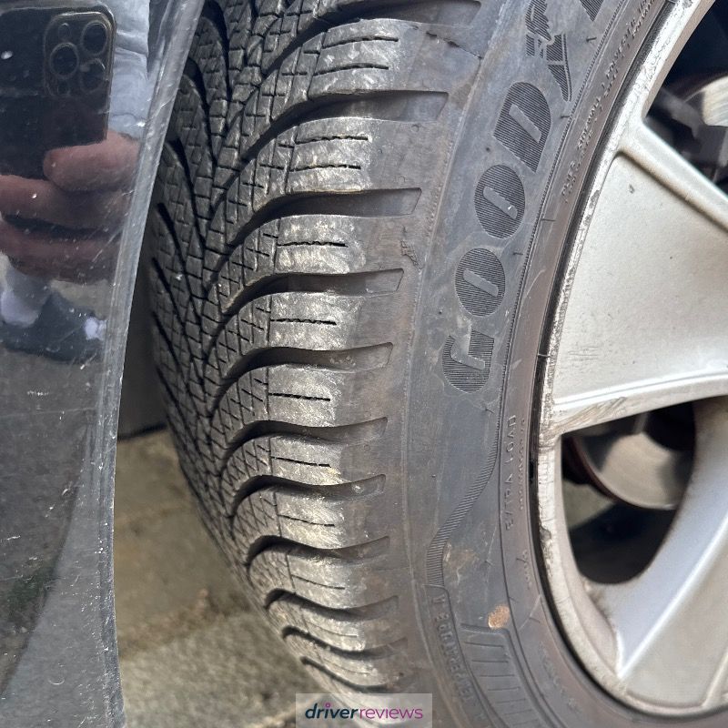 Image #2; Goodyear Vector 4Seasons Gen-3, 195/55 R16 H; Renault Clio
