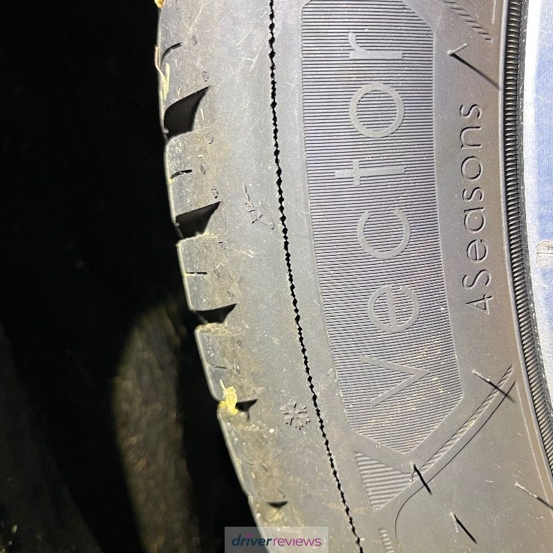 Image #7; Goodyear Vector 4Seasons Gen-3, 215/45 R20 T; Renault Megane