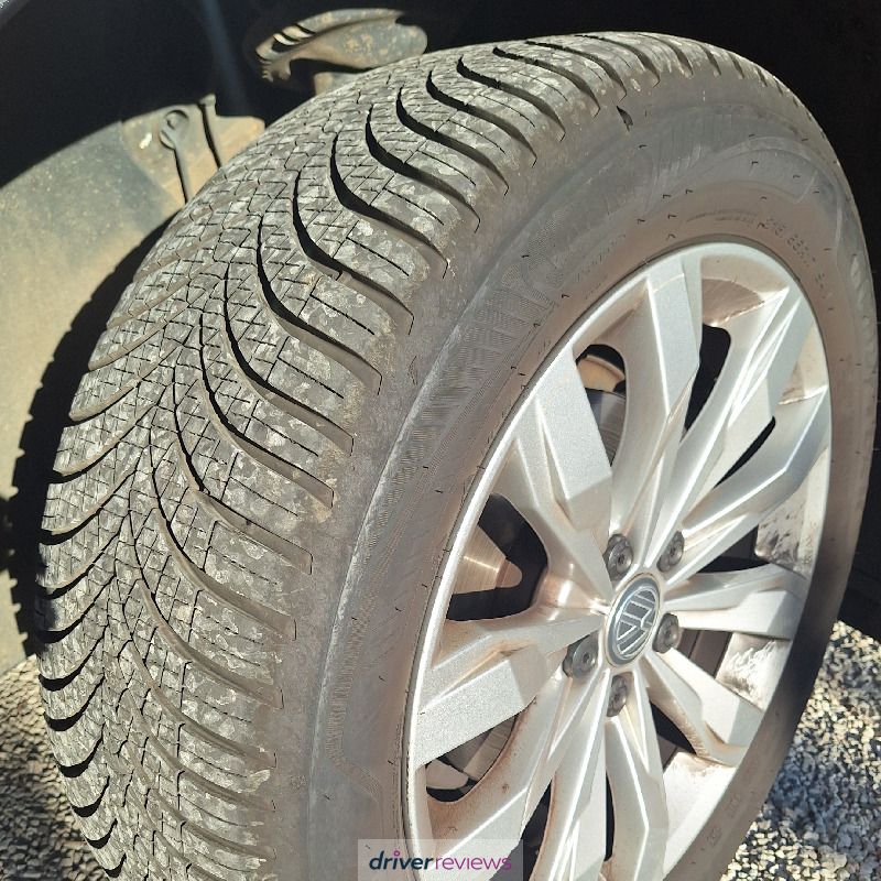 Image #2; Goodyear Vector 4Seasons Gen-3, 215/55 R17 V; Volkswagen T-ROC