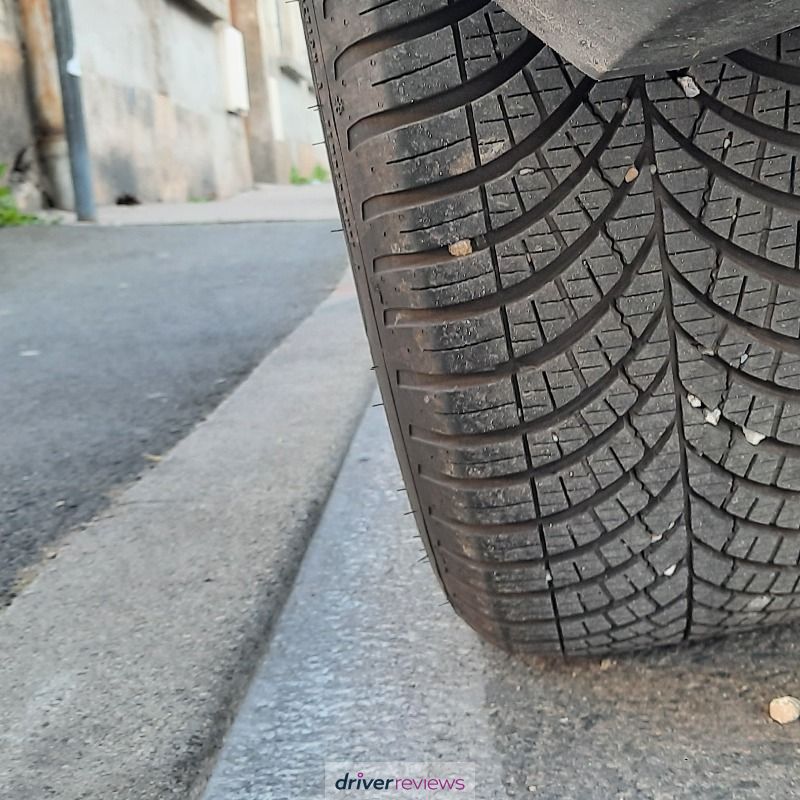 Image #1; Goodyear Vector 4Seasons Gen-3, 215/55 R17 W; Ford Puma