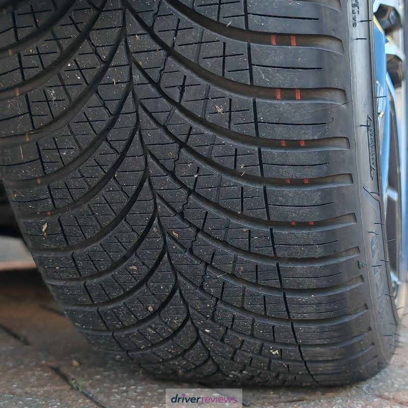 （最終値下げGoodyear 225/45R18 Vector 4 season TYRE ALL SEASON GOODYEAR 225/45 R18 95V VECTOR 4 SEASON G2