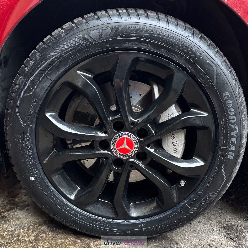 Goodyear Vector 4Seasons Gen-3 215/60 R17 at Blackcircles.com