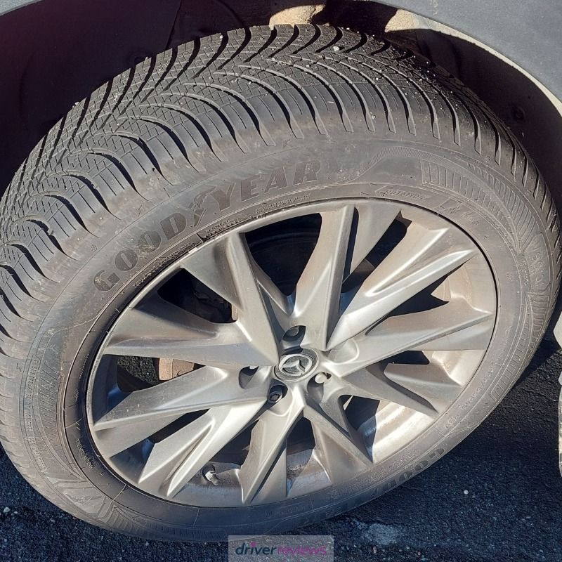 Goodyear Vector 4Seasons Gen-3 215/60 R17 at Blackcircles.com