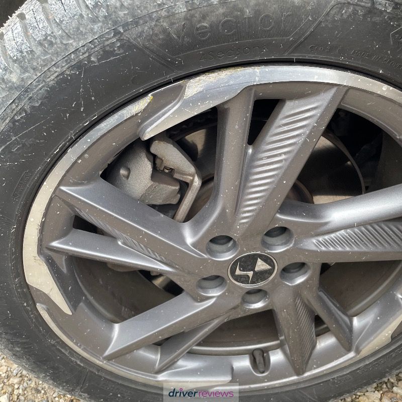 Image #1; Goodyear VECTOR 4SEASONS GEN-3, 235/50 R19 T; DS DS 7
