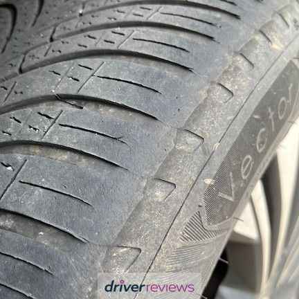 Image #2; Goodyear Vector 4Seasons Gen-3 SUV, 235/55 R17 Y; Volkswagen Transporter
