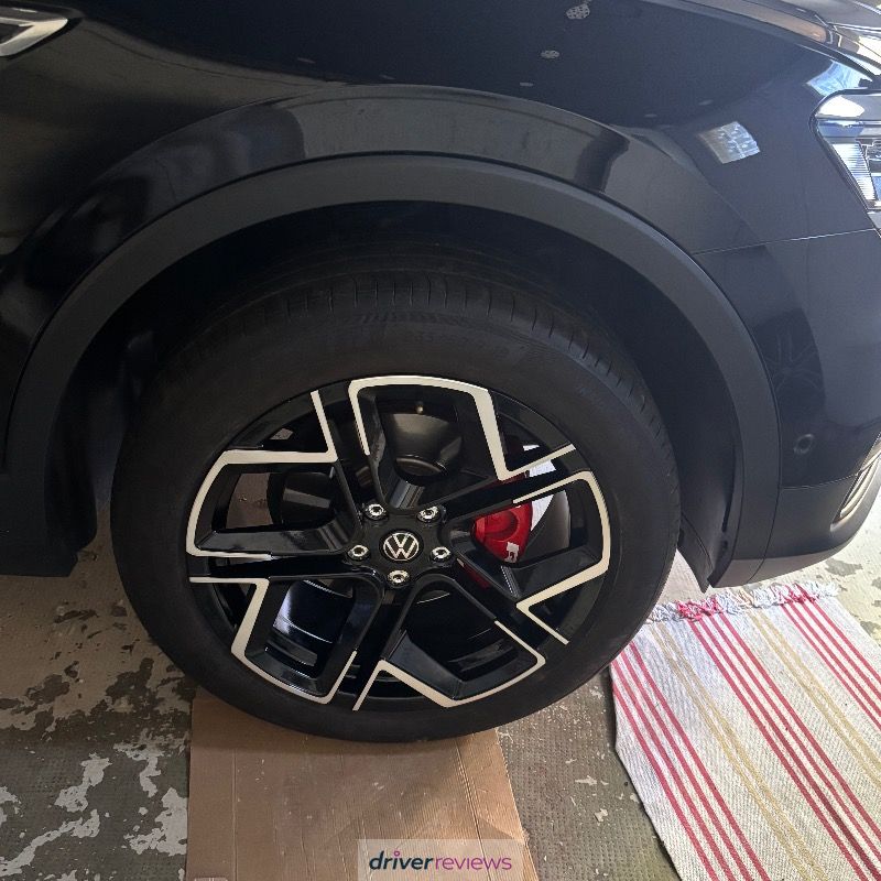Image #1; Hankook iON Evo, 235/50 R19 Y; Volkswagen Tiguan
