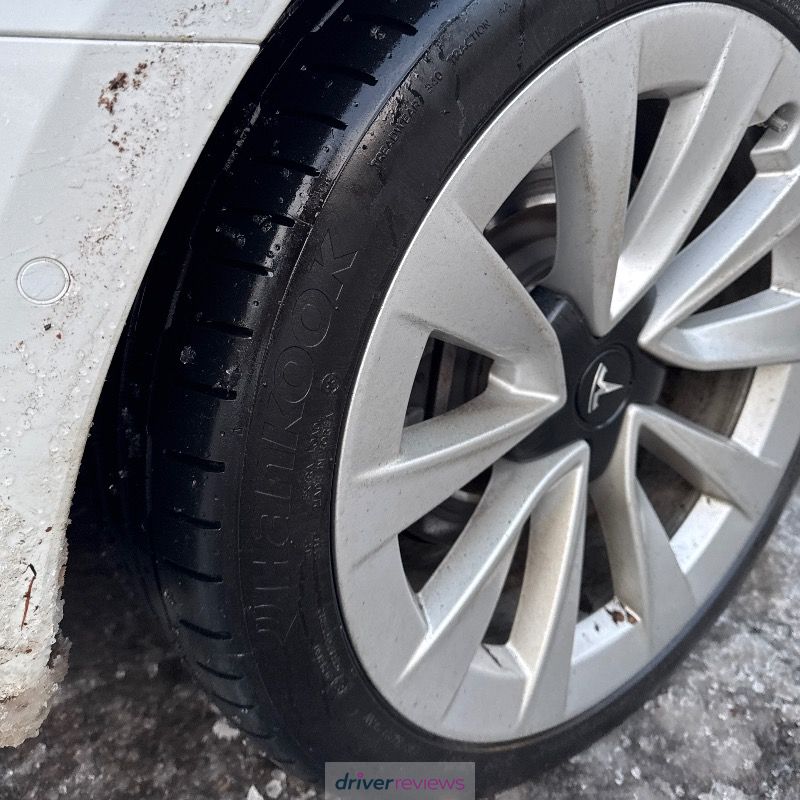 Hankook Ventus S1 Evo 3 285/30 R21 at Blackcircles.com