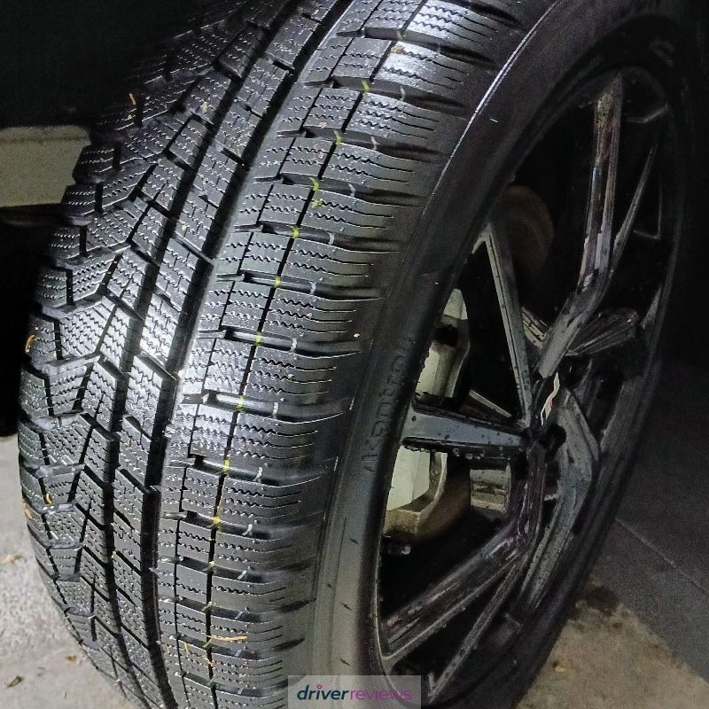 Image #1; Hankook Winter i*cept evo2, 235/50 R19 H; Hyundai Tucson