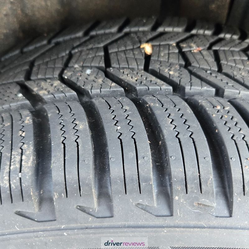 Image #2; Hankook Winter i*cept evo3, 215/50 R18 V; Audi Q2