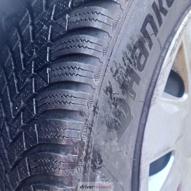 Image #1; Hankook Winter i*cept RS3, 185/65 R15 T; Dacia Sandero