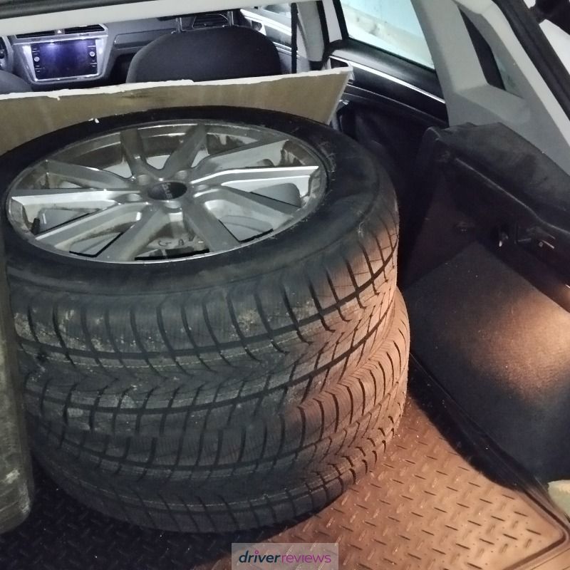 Image #1; Imperial Snowdragon UHP, 235/55 R18 V; Volkswagen Tiguan