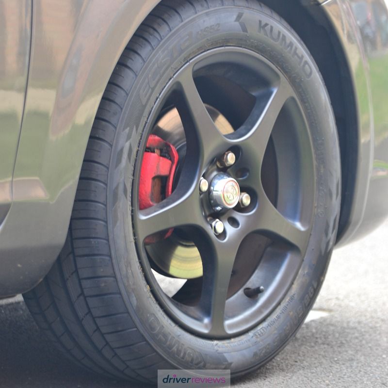 Kumho Ecsta HS52 215/55 R16 at Blackcircles.com