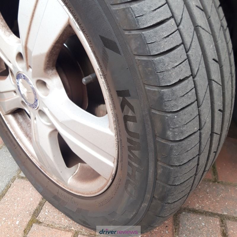 Kumho Ecsta HS52 195/55 R16 at Blackcircles.com
