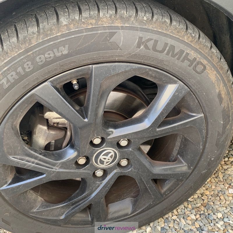 Image #2; Kumho Ecsta HS52, 225/50 R18 W; Toyota C-HR