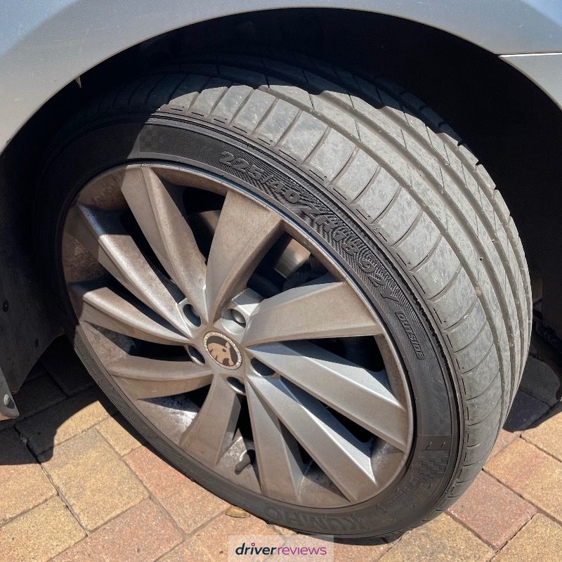 Image #1; Kumho Ecsta PS71, 225/40 R18 Y; Skoda Octavia