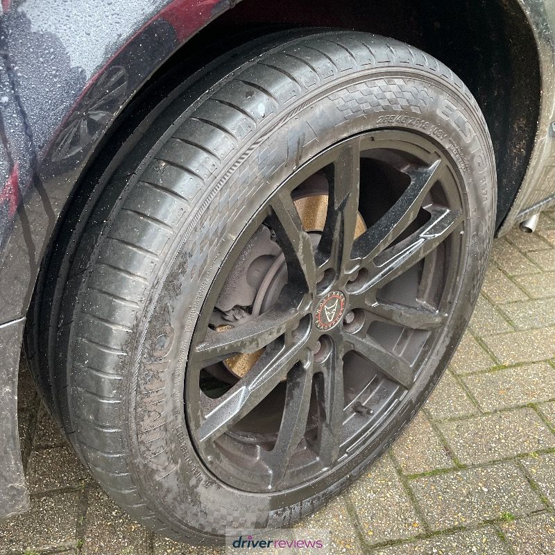 Kumho Ecsta PS71 255/35 R20 at Blackcircles.com