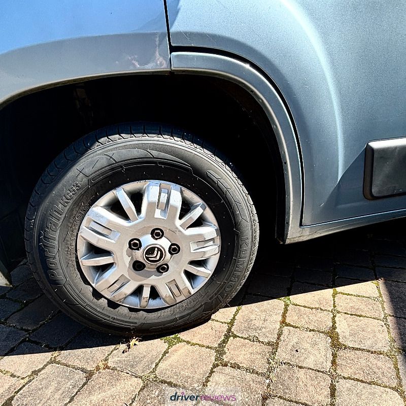 Image #1; Kumho PorTran KC53, 215/70 R15 T; Citroen Relay