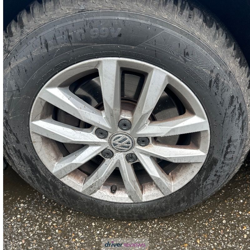 Image #6; Kumho Solus 4S HA32+, 215/60 R16 V; Volkswagen Passat