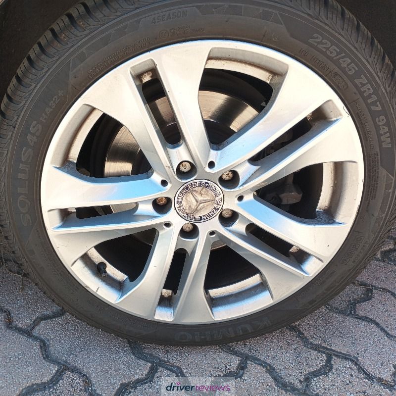 Image #2; Kumho Solus 4S HA32, 225/45 R17 W; Mercedes-Benz C-Class