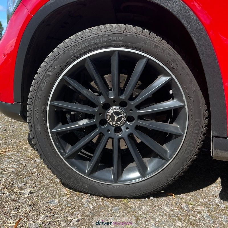 Image #10; Kumho Solus 4S HA32, 235/45 R19 W; Mercedes-Benz GLA-Class
