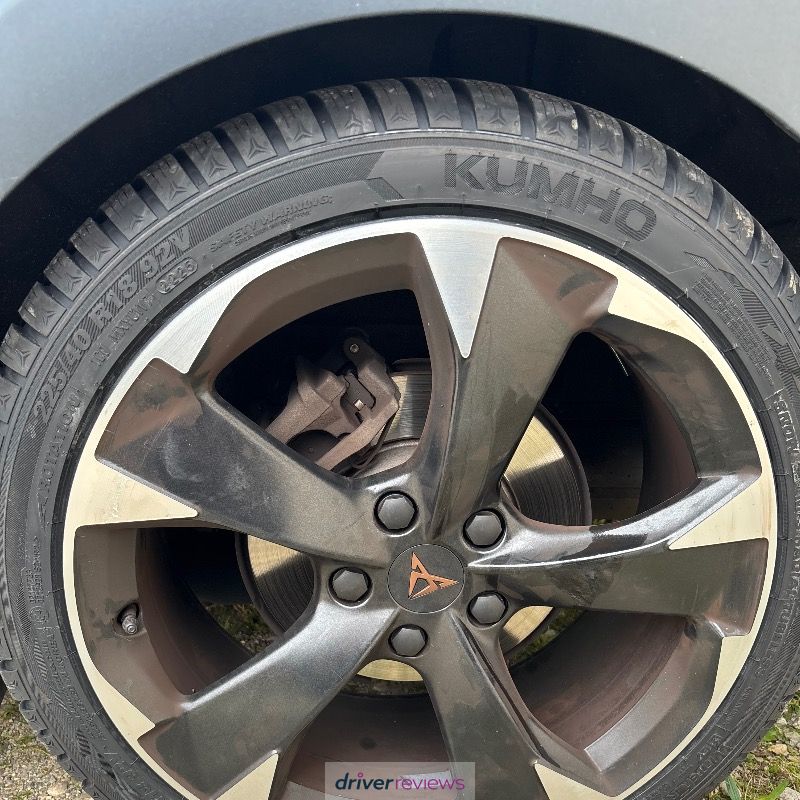 Image #2; Kumho WP52+, 225/40 R18 V; Cupra Leon